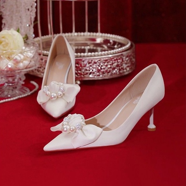 Giày Cao Gót 6.5cm Mũi Nhọn Chất Liệu Da Satin Mềm Mại Màu Trắng Thời Trang Cho Nữ