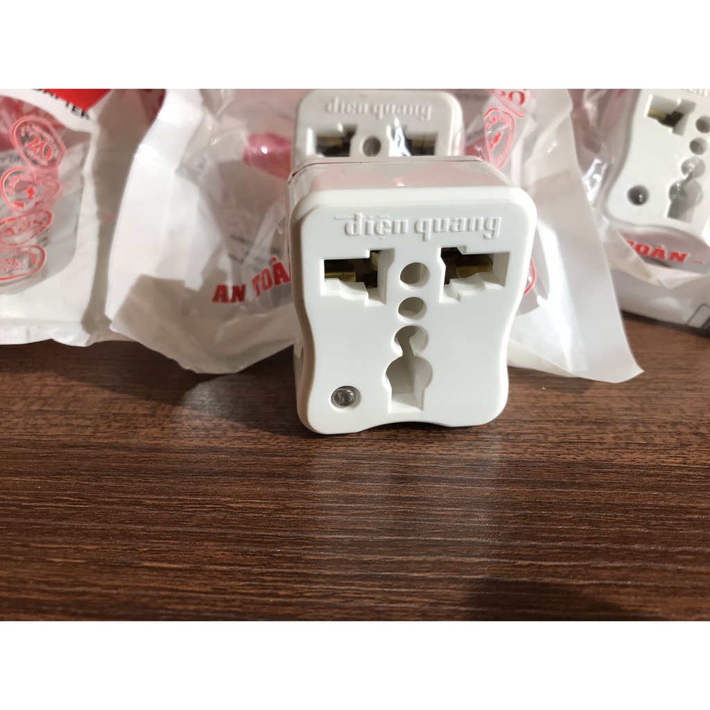 Phích cắm chuyển UA2A