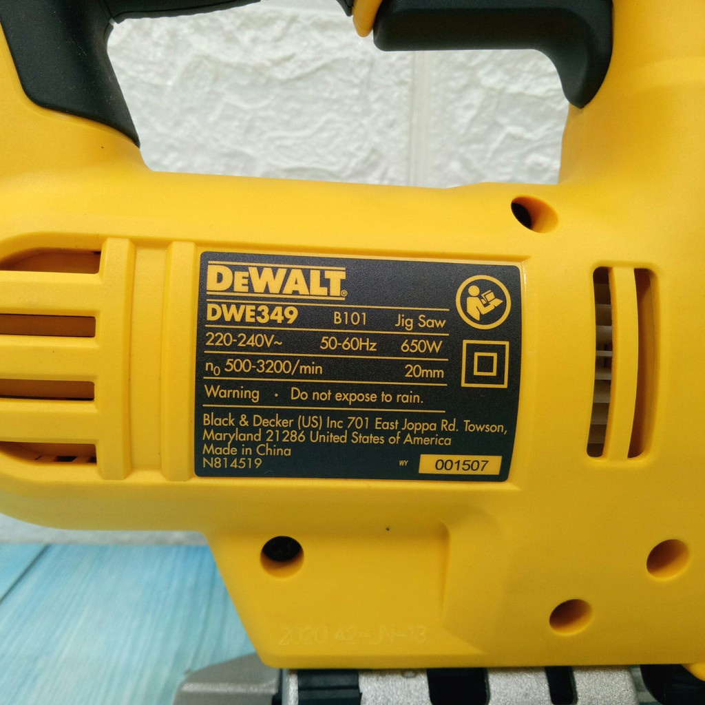 Máy cưa lọng cầm tay 650W DEWALT DWE349 - Hàng chính hãng