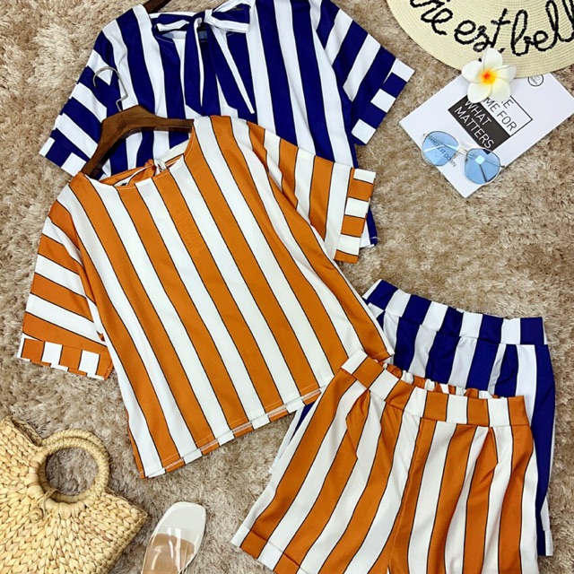 Set kẻ sooc quần sooc