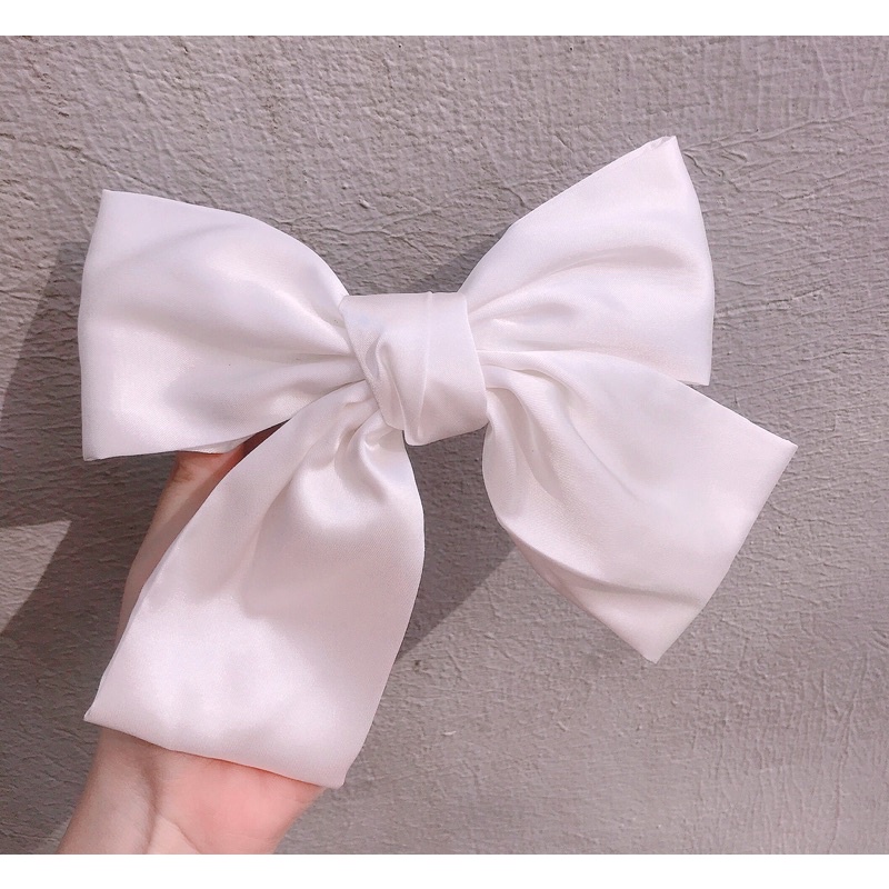 Kẹp tóc bấm hình nơ trắng bản to phong cách điệu đà