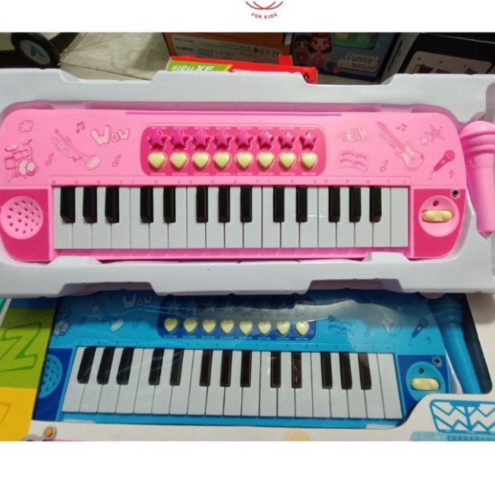 Đàn piano cho bé kèm mic đồ chơi có nhạc giúp bé vui chơi và cảm thụ âm nhạc