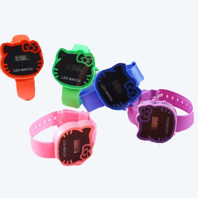 Đồng hồ đeo tay dây silicone thiết kế đáng yêu cho bé