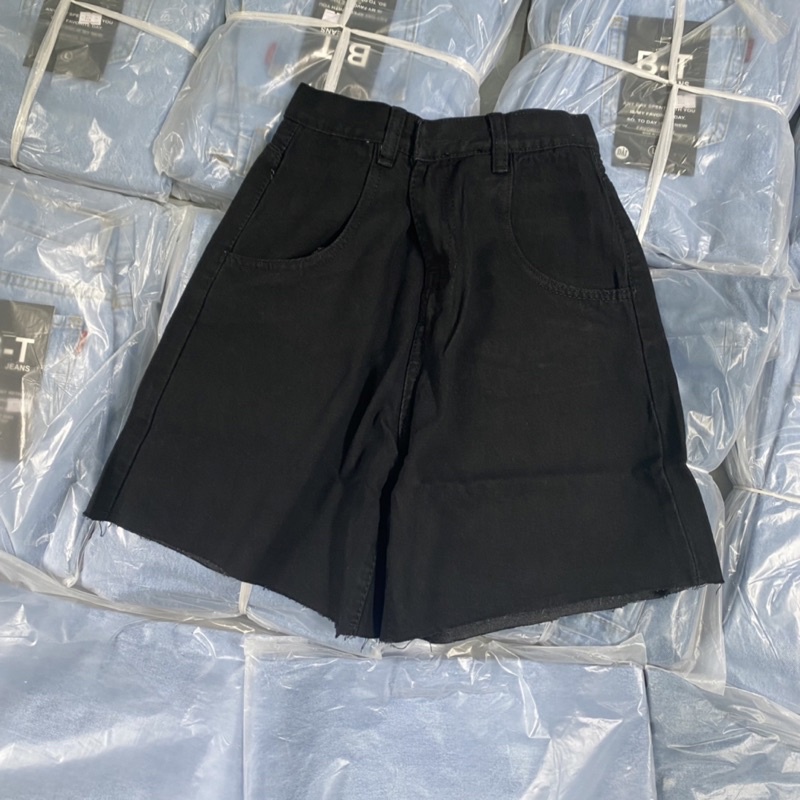Quần short jean lửng form ngố bò ống rộng tua gấu màu đen basic MST5