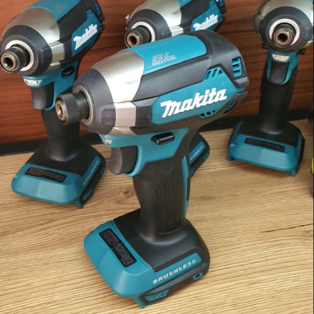 Thân máy XDT13 thương hiệu Makita chính hãng, hàng nhập khẩu từ Mỹ, mới 100%.Chuyên cho anh em đi công trình, bắn tôn...