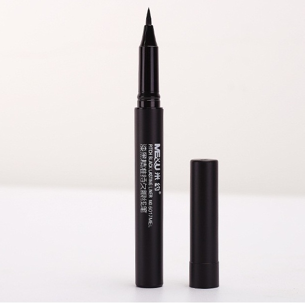 Dạ kẻ mắt Pitch Black đầu vẽ siêu mảnh / Eyeliner Me&amp;U cho nét kẻ tự nhiên, phù hợp với nhiều phong cách trang điểm