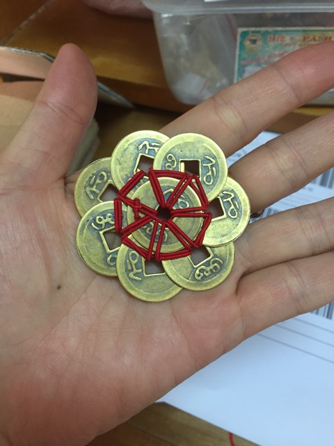 8 đồng xu cổ tết chỉ đỏ may mắn