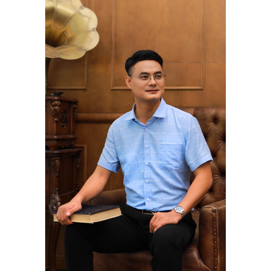 Áo Sơ Mi Nam Công Sở Trung Niên Anton Somianton Màu Xanh Dương Ngắn Tay Vải Sợi Cotton Kẻ Trắng – GD553