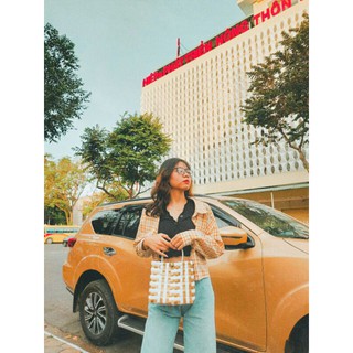 Giỏ xách đan form vuông hiện đại