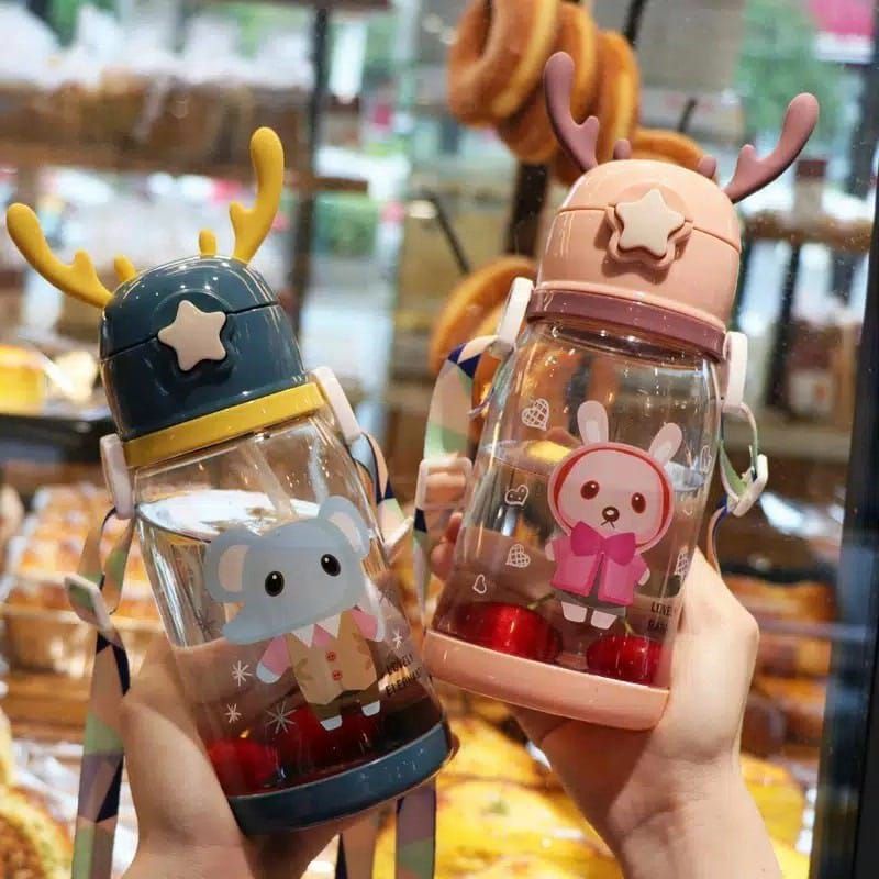 Bình đựng nước sừng hươu 700ml kèm ống hút và dây đeo cho bé, bình nước sừng hươu chống đổ cho bé mẫu mới