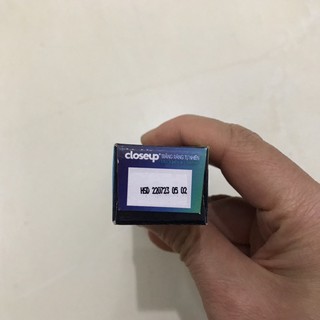Kem đánh răng Close up muối biển và chanh 30g