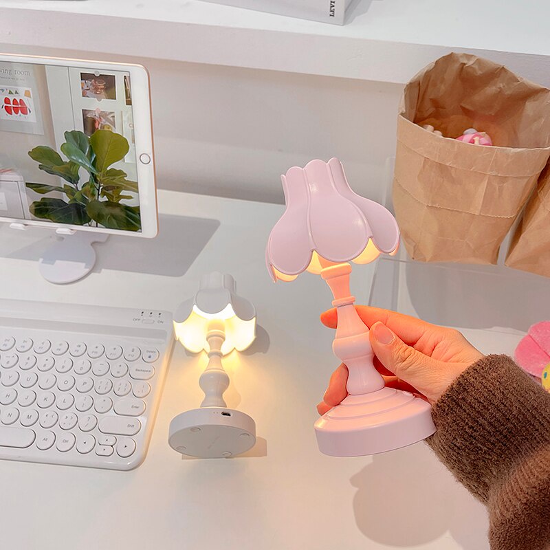 Đèn ngủ để bàn ba tốc độ hình lá sen mini dễ thương sáng tạo lãng mạn cho phòng ngủ