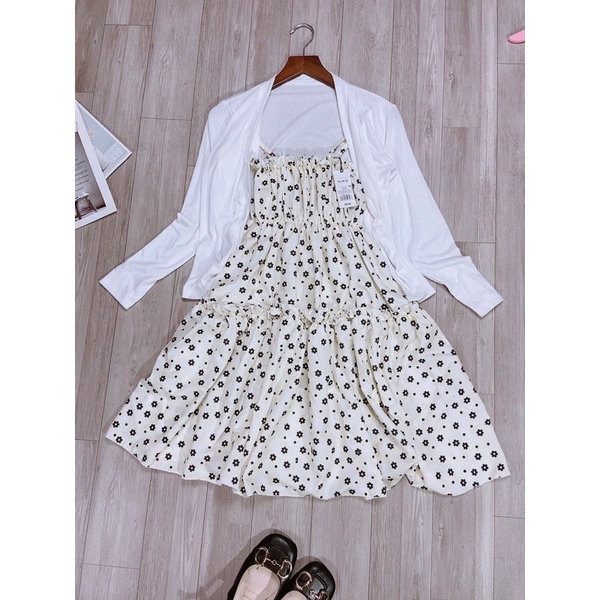Set 2 món váy 2 dây hoa nhí kèm áo khoác cardigan dài tay