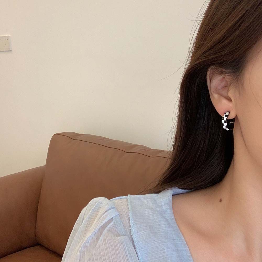 Bông tai hình chữ C bằng hợp kim nhiều màu sắc thời trang Hàn Quốc cho nữ