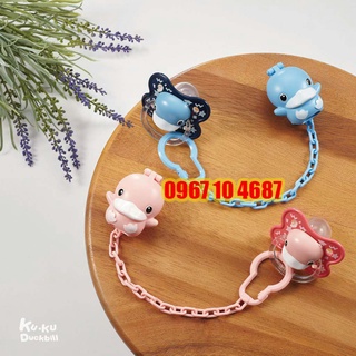 Dây đeo gắn ti giả có hộp đựng ti Kuku ku5492