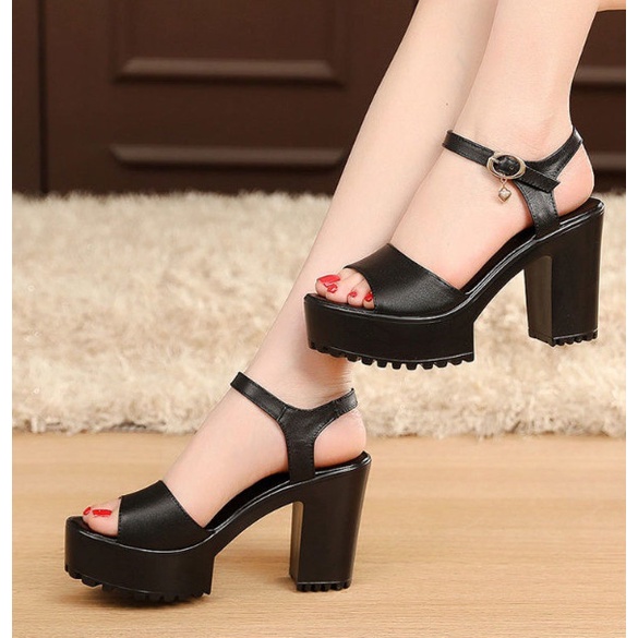 Giày sandan cao gót đế thô quai bản