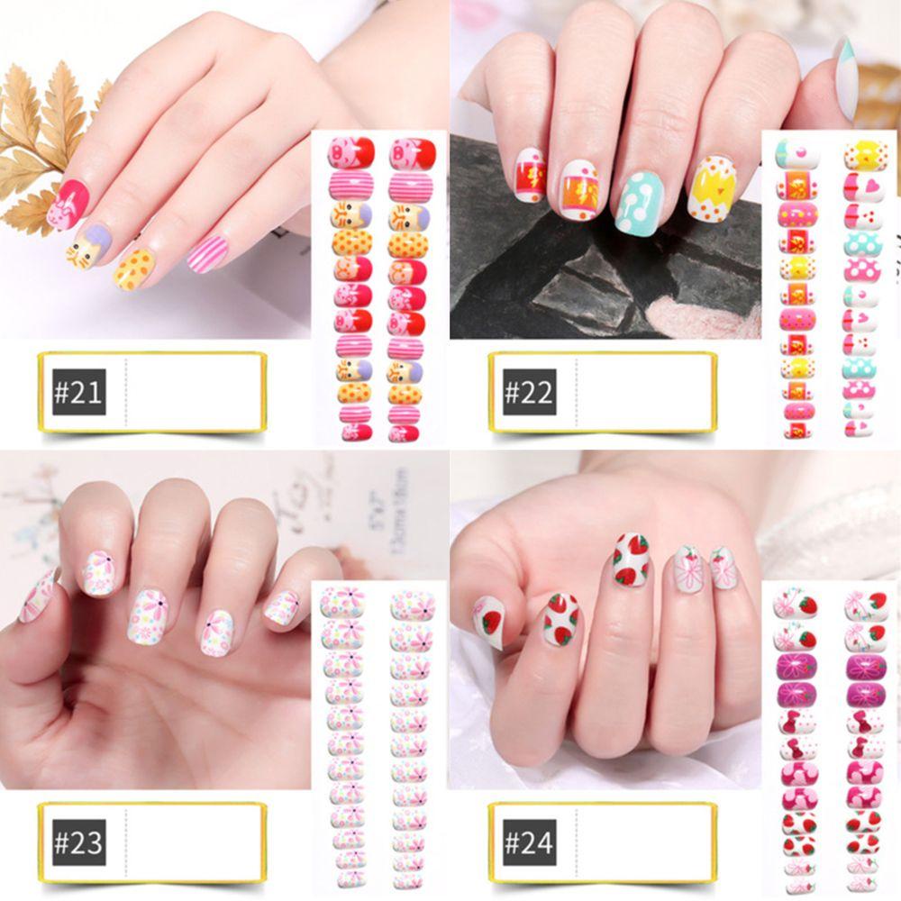 AROMA Set 24 Móng Tay Giả Họa Tiết Hoạt Hình Nhiều Màu Sắc Dễ Thương Có Thể Tháo Rời