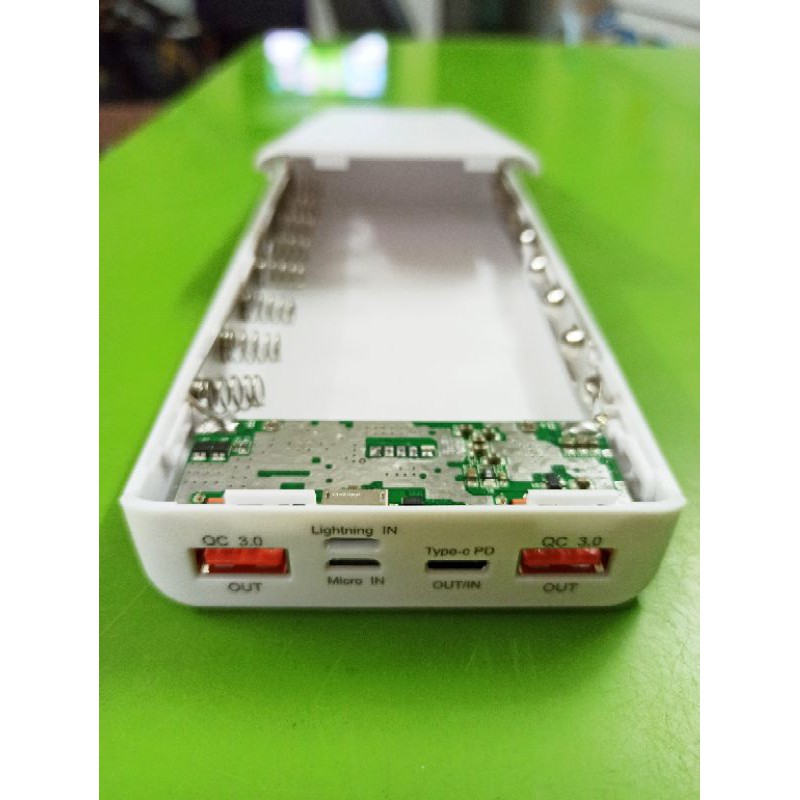 Box sạc nhanh 8 cell iphone type-c microUSB không pin trắng
