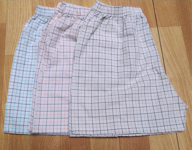 Quần đùi kẻ karo