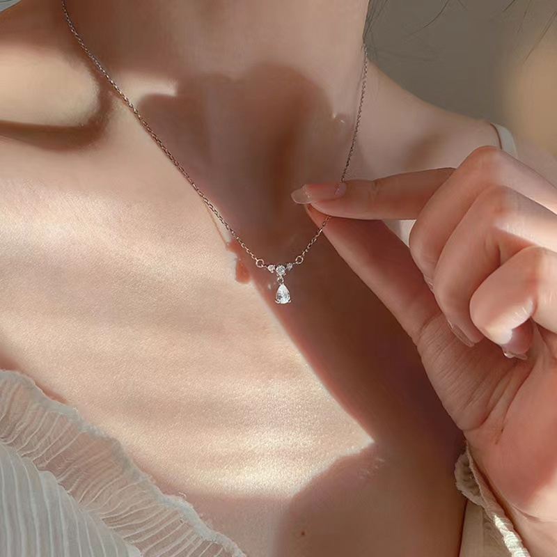 Dây Chuyền Đính Đá Zircon Hình Giọt Nước Đơn Giản Cá Tính Cho Nữ