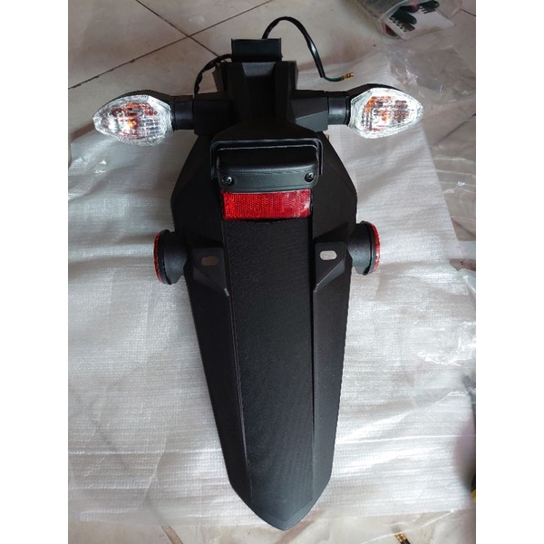 Dè chắn bùn sau RS150 V1
