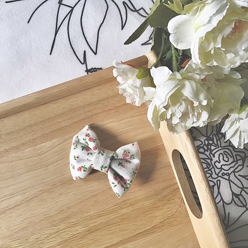 Scrunchies/ Cài tóc/ Buộc tóc hoa nhung tăm trắng