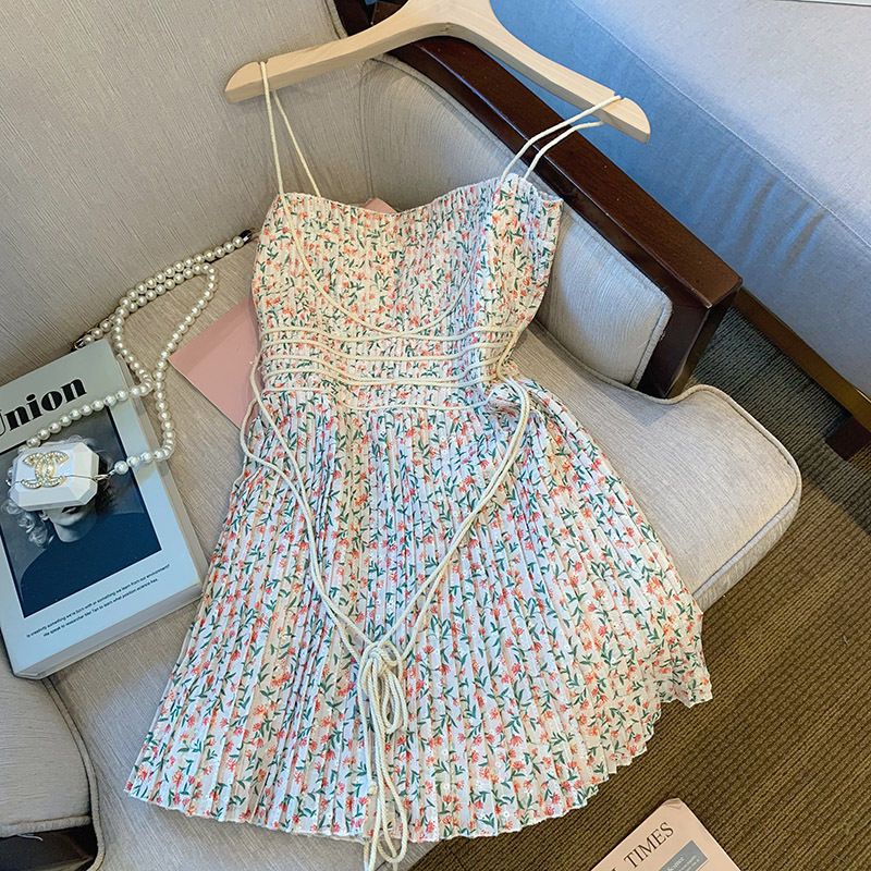 Váy ngắn hai dây xếp ly hoa nhí
