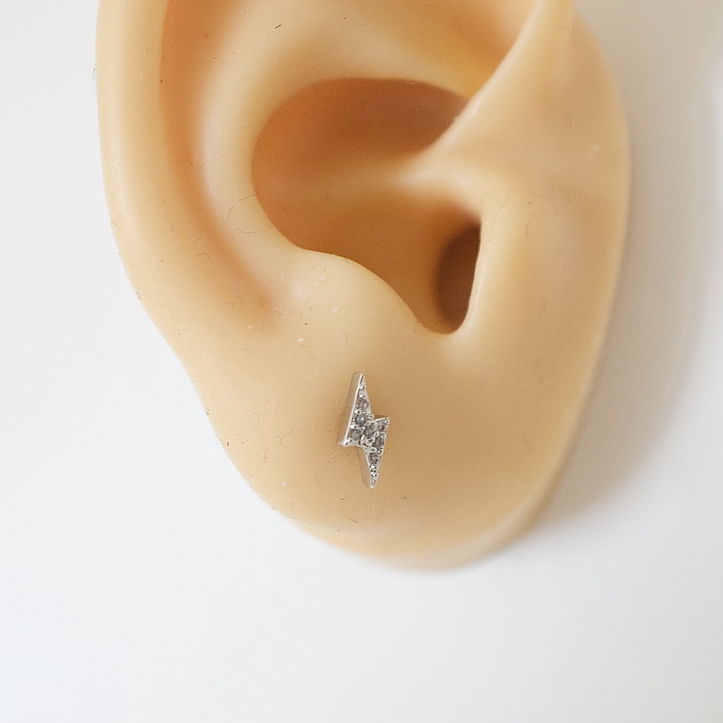 [1 Chiếc] Khuyên Tai Titan Tia Chớp Đính Đá Unisex Màu Bạc Đuôi Bi Không Gỉ Sét Không Ngứa Bông Tai Nam Julies Box 66