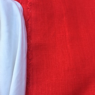 Vải linen tưng gân màu đỏ tươi.