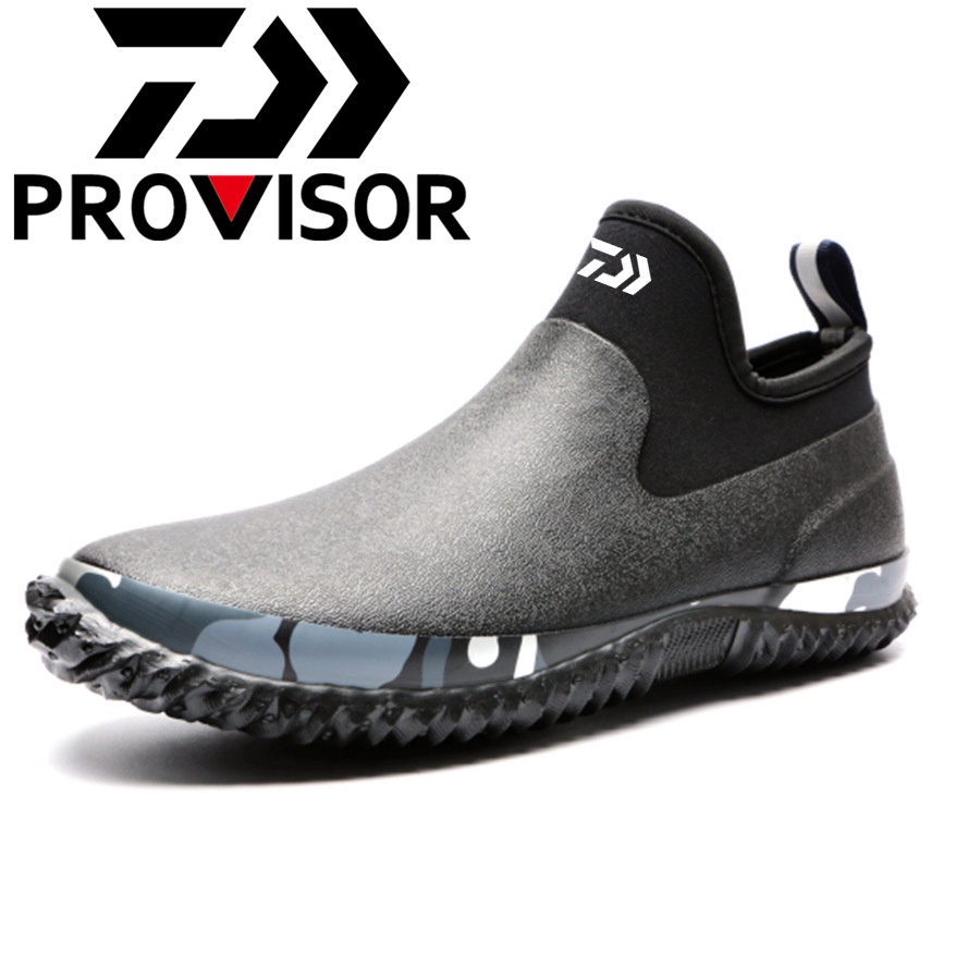 Daiwa Giày Bốt Cao Su Tự Nhiên Chống Trượt / Thấm Nước Tiện Dụng Cho Nam Đi Mưa / Câu Cá