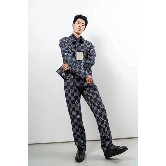 Áo khoác jeans unisex hoạ tiết kẻ caro thương hiệu thời trang cao cấp Louis Vuitton LV