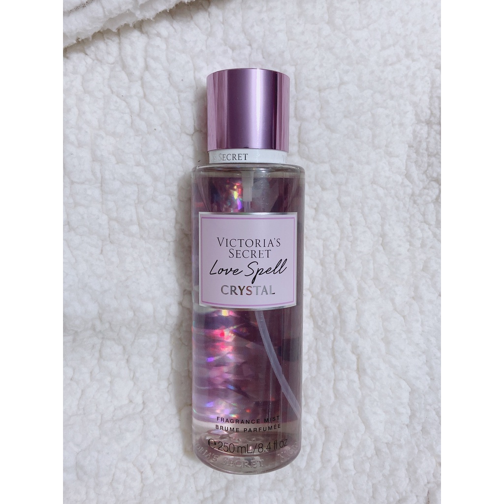 Xịt thơm hương nước hoa Victoria's Secret Love Spell Pure Seduction Crystal Fragrance Mist 250ml