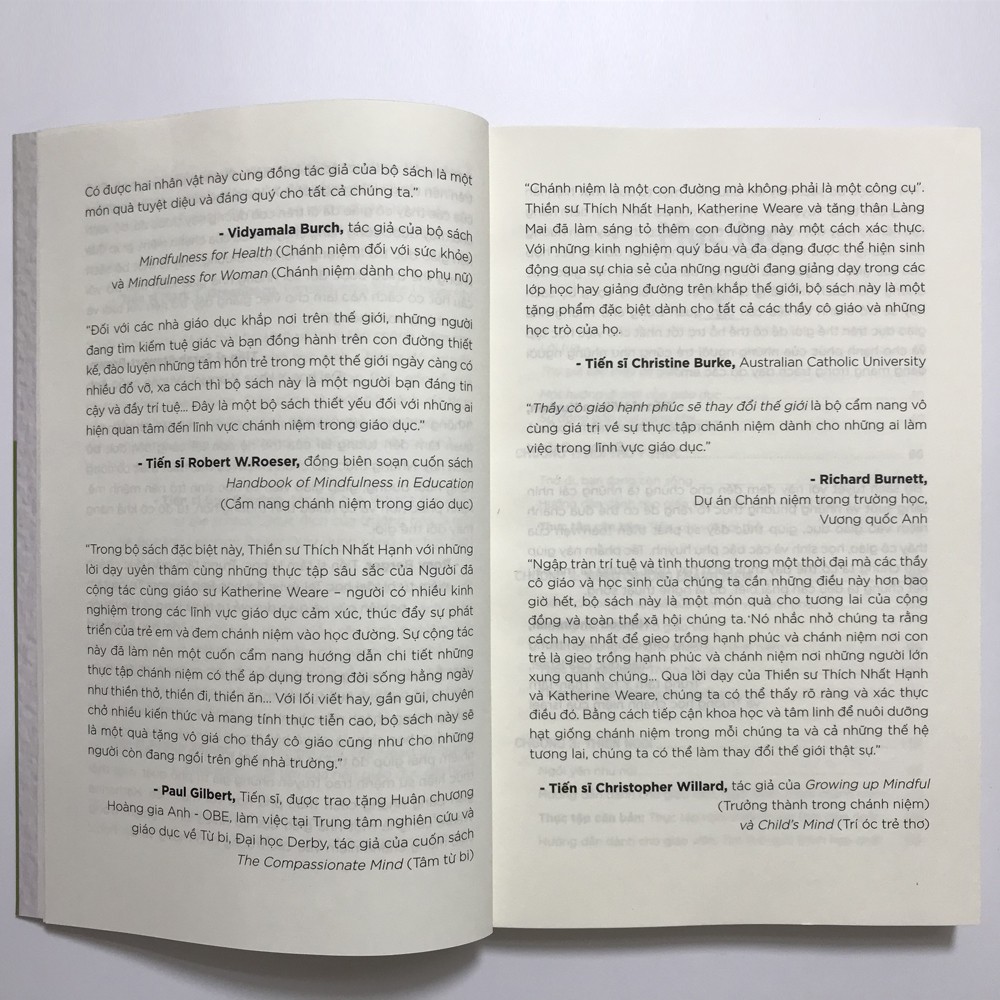 Sách - Thầy cô giáo hạnh phúc sẽ thay đổi thế giới - Cẩm nang hạnh phúc - Mới | BigBuy360 - bigbuy360.vn