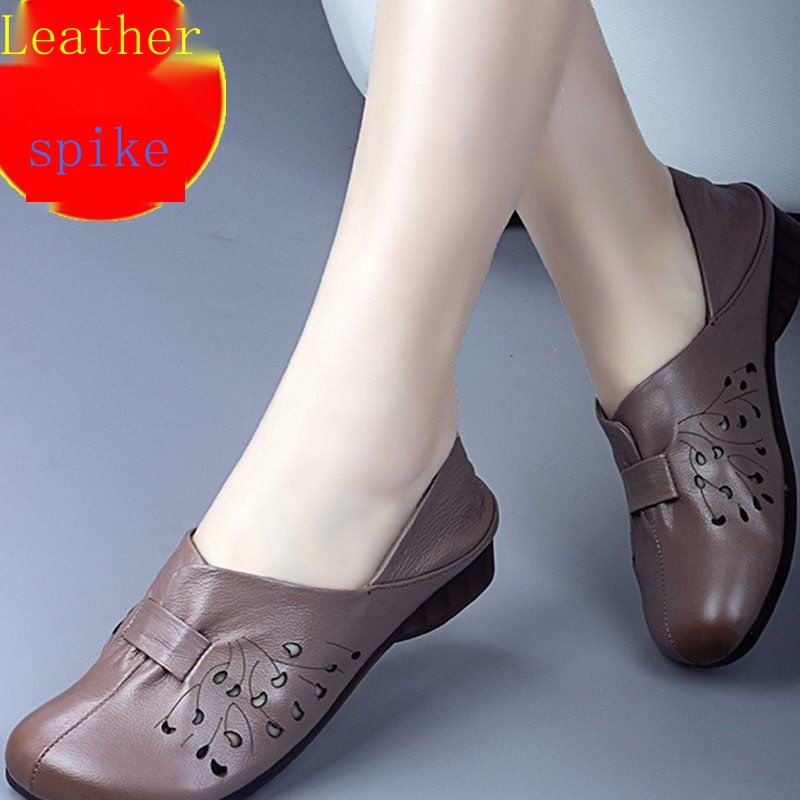 Xăng đan Đế Mềm Phẳng Đục Lỗ Thời Trang Xuân Hè Cho Phụ Nữ Trung Niên