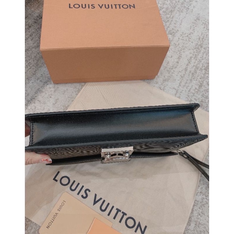 clutch LV Thames fullbox hàng cao cấp