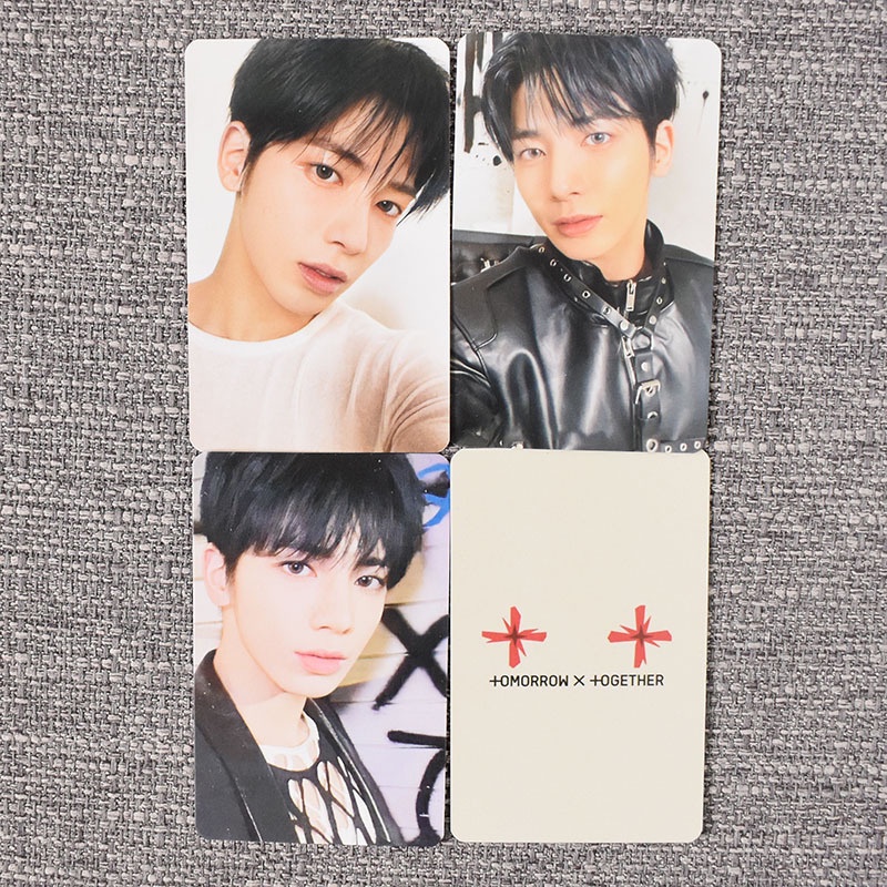 Bộ Album Ảnh Nhóm Nhạc TXT 2: Thứ Năm Độc Đáo