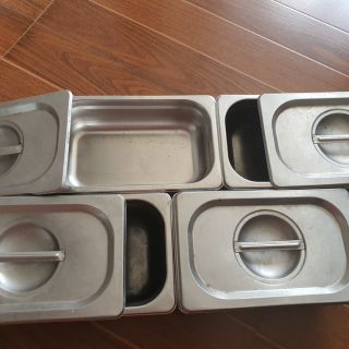 4 khay inox đựng topping có nắp