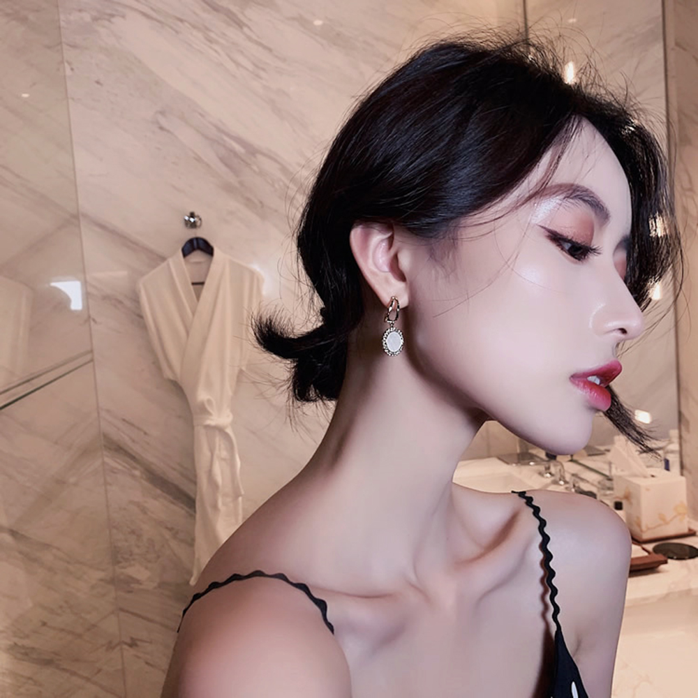 Khuyên Tai Nữ Trang Dáng Dài Tạo Hình Độc Đáo