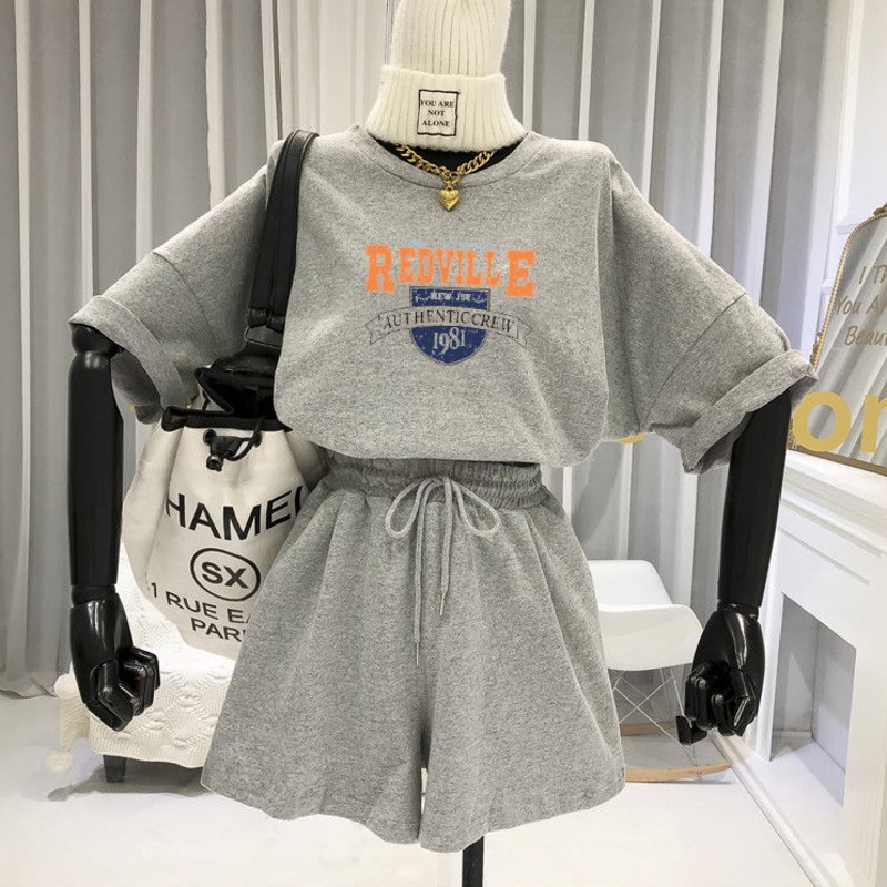 Bộ Đồ Thể Thao Phong Cách Preppy 185778 Set Áo Thun Ngắn Tay In Hình + Quần Short Ống Rộng Thời Trang Cho Nữ