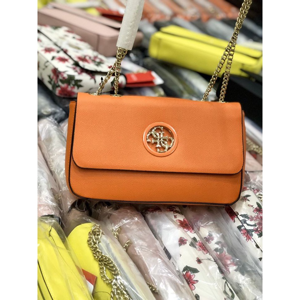 TÚI GUESS convertible OPEN road, dây đeo 2 kiểu: đeo vai và đeo chéo.