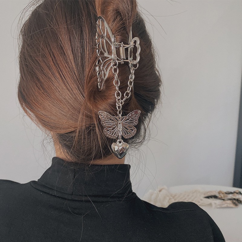 Kẹp tóc cách điệu hình bướm hot trend