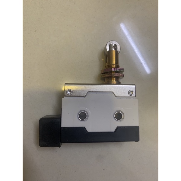 [CTHT] Công tắc hành trình D4MC-5020