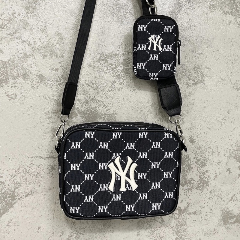 Túi Chéo MLB Monogram Size Lớn  Full Mạc Tag