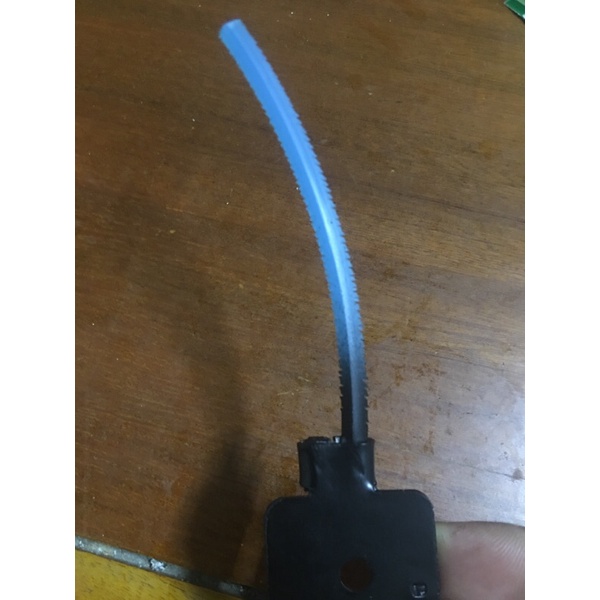 Lưỡi cước cắt cỏ có gân gai, dài 24cm, lỗ 6mm, gắn vào máy cắt cỏ pin hoặc máy cắt cỏ tự chế, lỗ vừa đầu nối M6-5mm