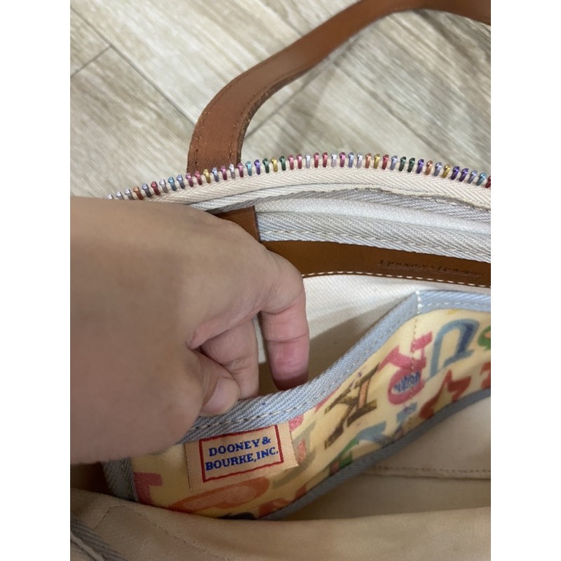 Túi si Dooney and Bourke