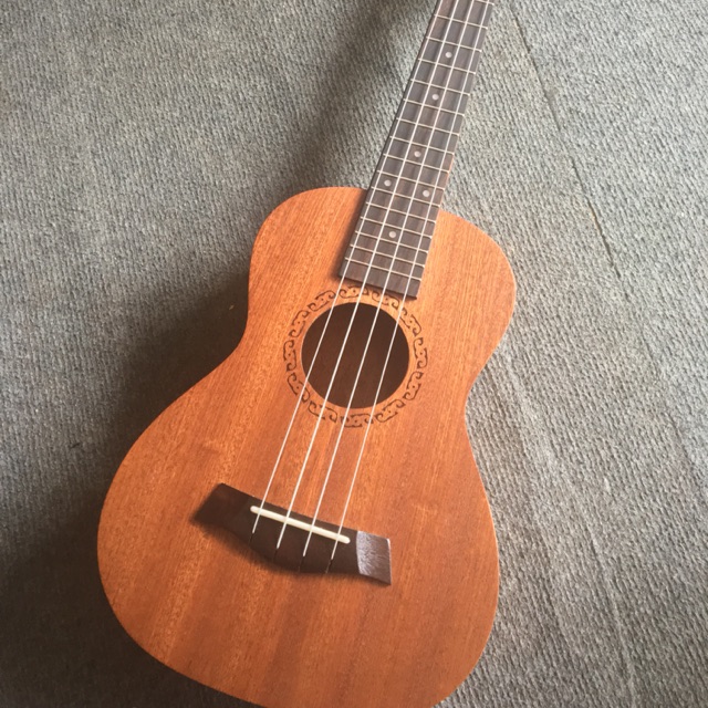 Đàn Ukulele Concert viền tròn