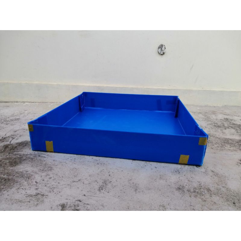 Combo 2 khay nhựa 80x80+ 2 áo chống mưa 80x80+ 1 đôi tạ chân gà đá