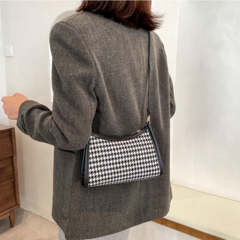 Túi baguette phong cách Hàn Quốc cô gái xinh đẹp hoạ tiết caro vintage vải Len canvas
