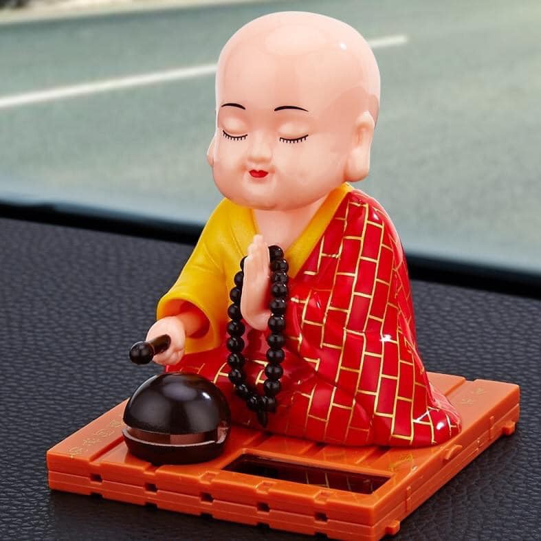 Tượng Phật Tiểu Hòa Thượng Gõ Mõ Tụng Kinh Để Bàn Làm Việc Trang Trí Xe Hơi Ô Tô