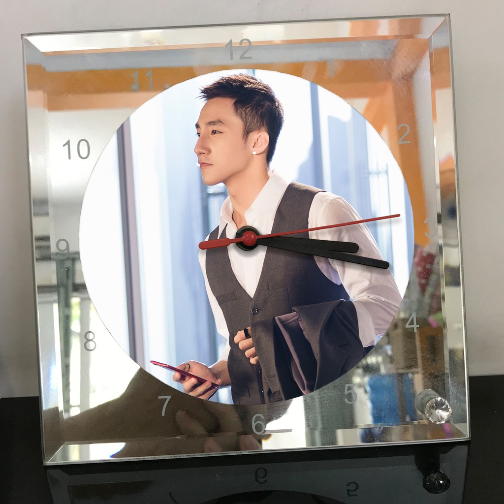 Đồng Hồ để bàn in hình ca sĩ Sơn Tùng MTV - Nhận in hình lên đồng hồ theo yêu cầu - Sky17